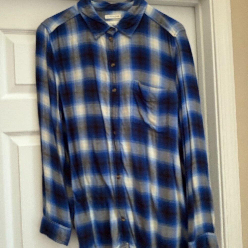 Womens American Eagle Blue Plaid Flannel Button Up Boyfriend Fit Size LARGE